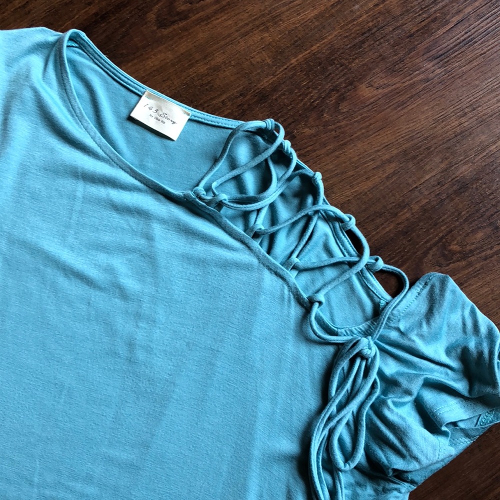 Blue top - Picture 2 of 2